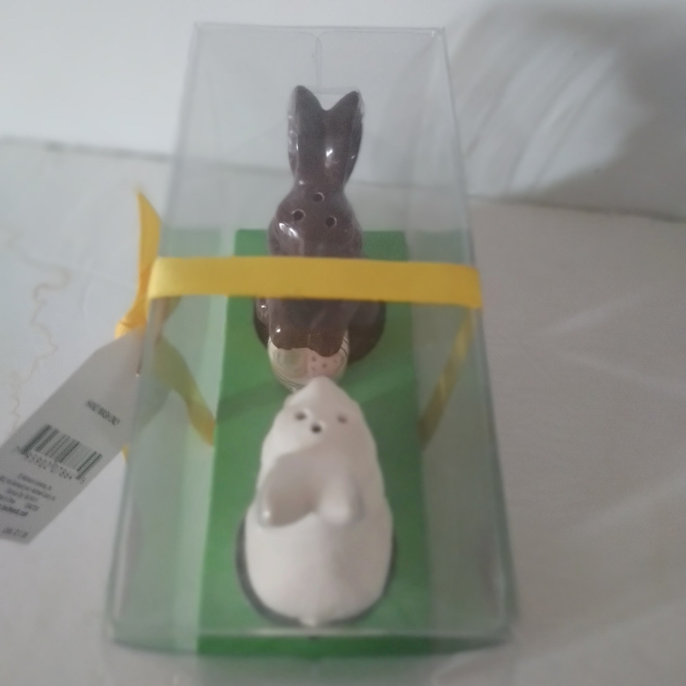 Hallmark Chocolate Ceramic Easter Bunny Rabbit Salt Pepper Shakers - Picture 3 of 5